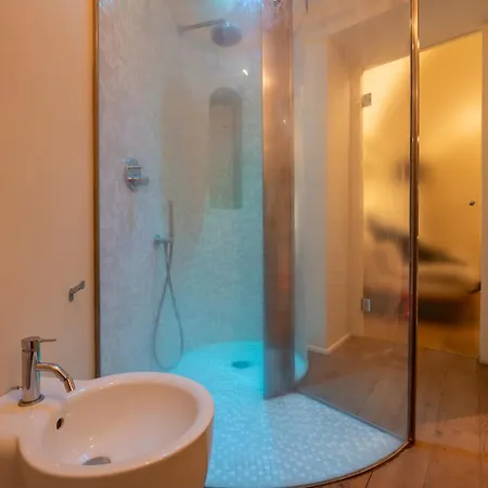 49 Passi Dalla Piazzetta Di